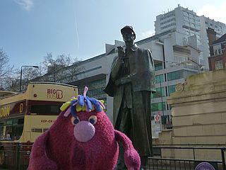 Sherlock Holmes Statue