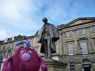 Sherlock Holmes Statue